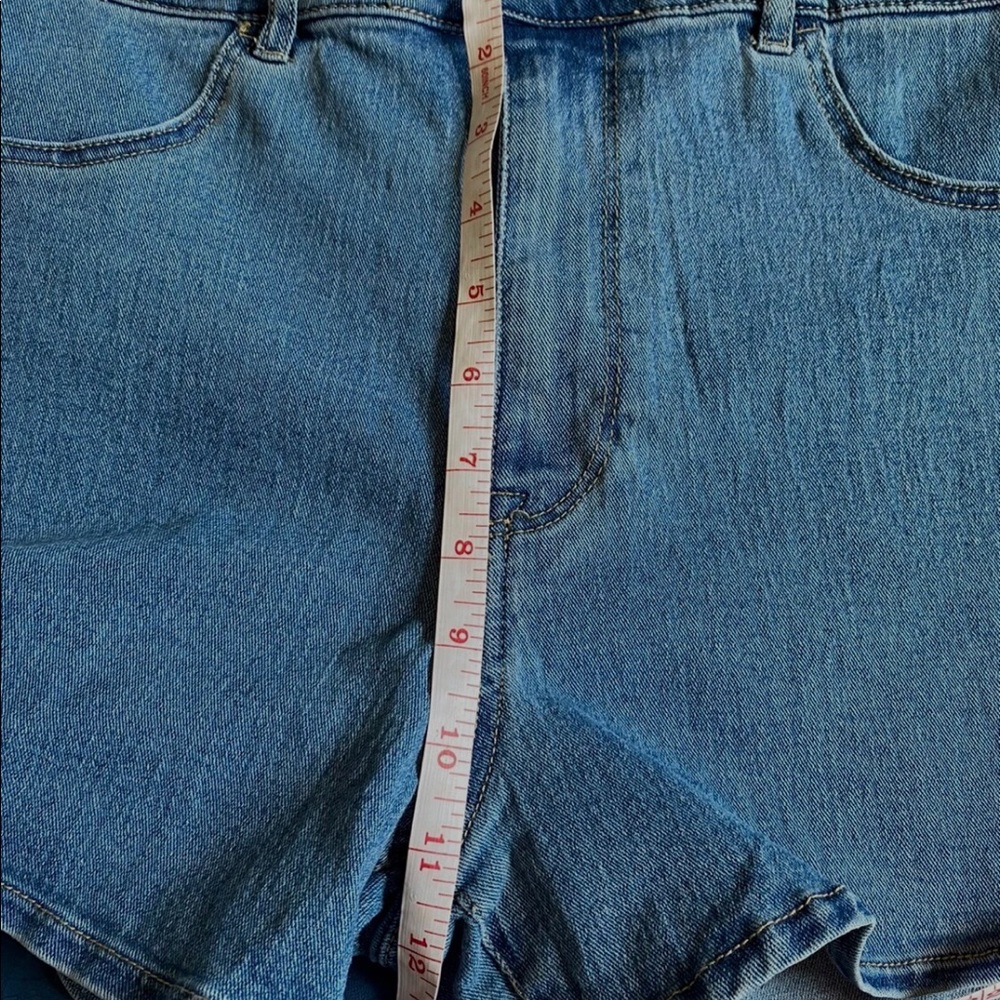 H&M high waisted stretch blue denim shorts - Picture 6 of 9